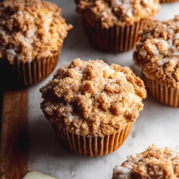 Apple Cinnamon Crumb Muffins
