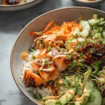 Easy Bang Bang Salmon Bowls.