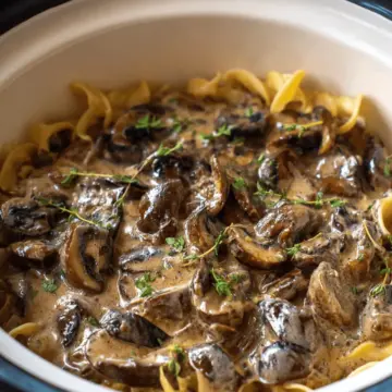 Slow Cooker Mushroom Stroganoff