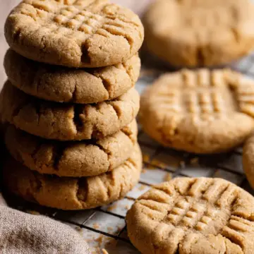 Soft & Thick Peanut Butter Cookies