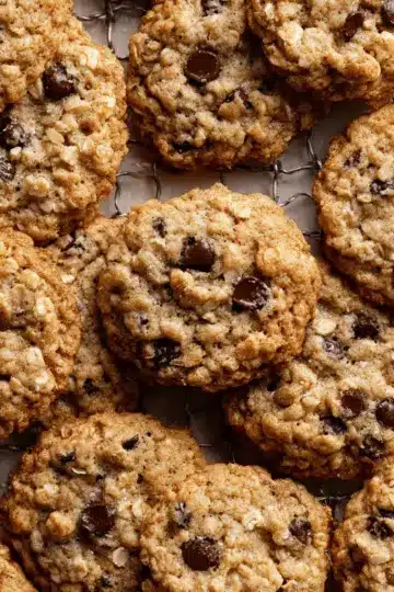 Chewy Oatmeal Chocolate Chip Cookies