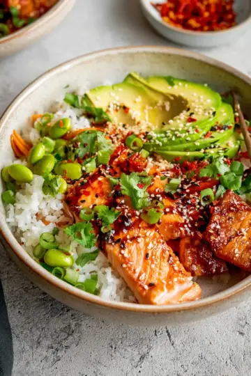 Honey Sriracha Salmon Bowls