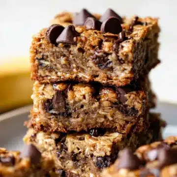 Peanut Butter Banana Chocolate Chip Oatmeal Bars