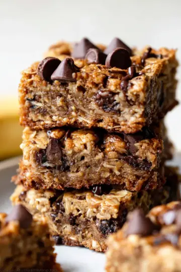 Peanut Butter Banana Chocolate Chip Oatmeal Bars