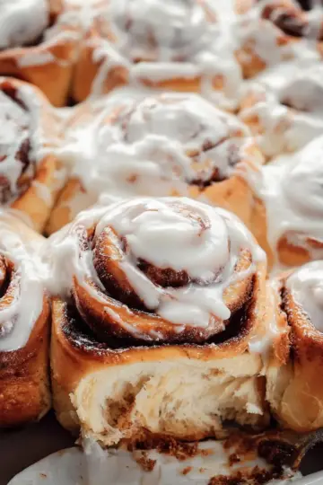 Gingerbread Cinnamon Rolls