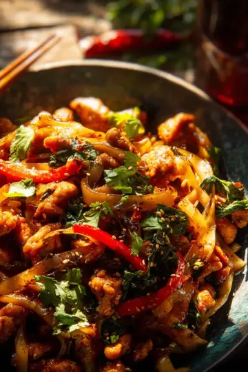 Crispy Garlic Chicken Drunken Noodles